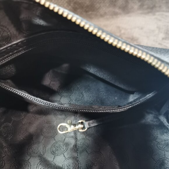 Black/Gold  Half Moon Hobo  Style Crossbody EUC #247 - Picture 9 of 13